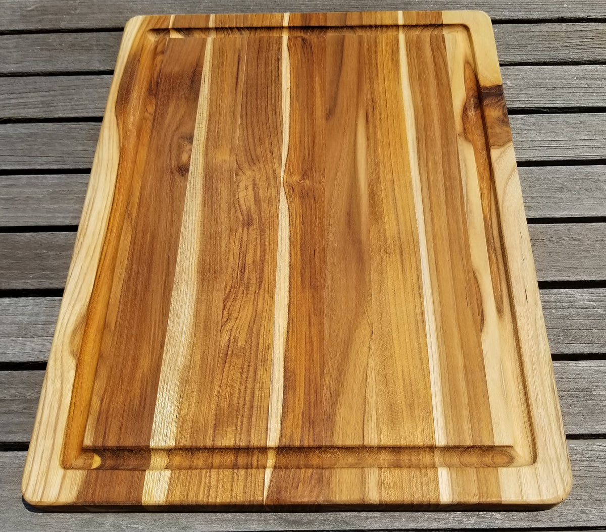 http://peakhandmade.com/cdn/shop/products/TeamcuttingboardblanklikeHSH_1200x1200.jpg?v=1625685722